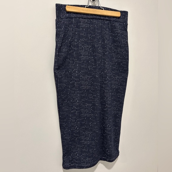 FREE PEOPLE navy geometric MAXI PENCIL SKIRT WITH REAR SLIT - STRETCHY! Size XS - Picture 3 of 7